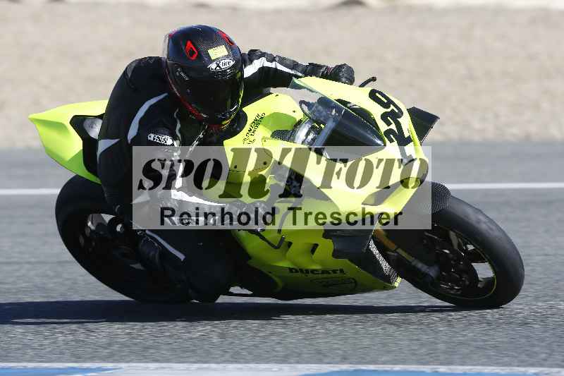 /Archiv-2024/02 29.01.-02.02.2024 Moto Center Thun Jerez/Gruppe gruen-green/229